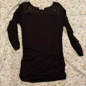 Maurice’s small black legging shirt
